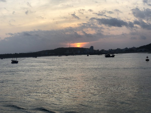Hình ảnh mặt trời trên đảo Cô Tô