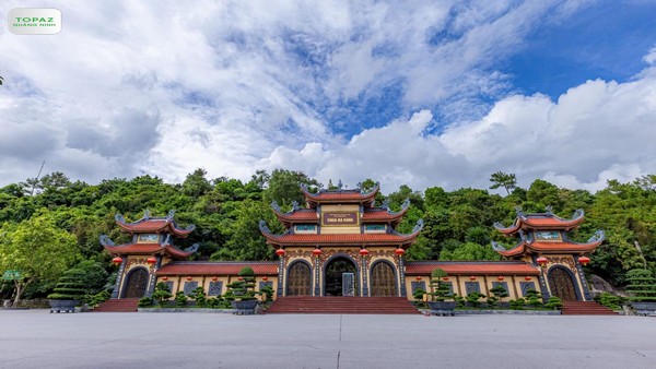 Khám phá Chùa Ba Vàng – Ngôi chùa linh thiêng bậc nhất Việt Nam