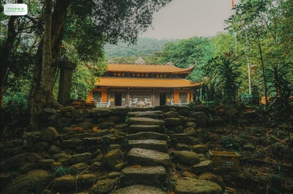 Nét đẹp cổ kính của chùa Lôi Âm
