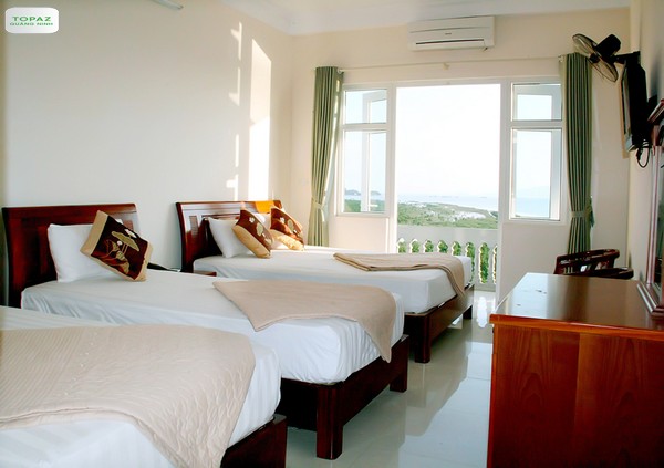 Phòng khách sạn được thiết kế theo phong cách nhẹ nhàng và trang nhã
