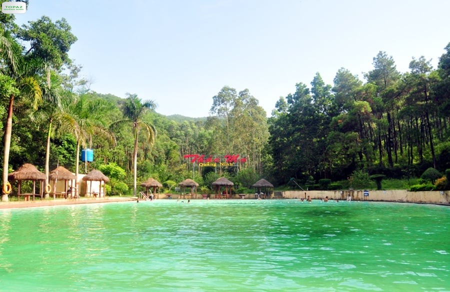 Bể bơi nhân tạo tại thác Mơ Quảng Ninh rộng đến 1000m2