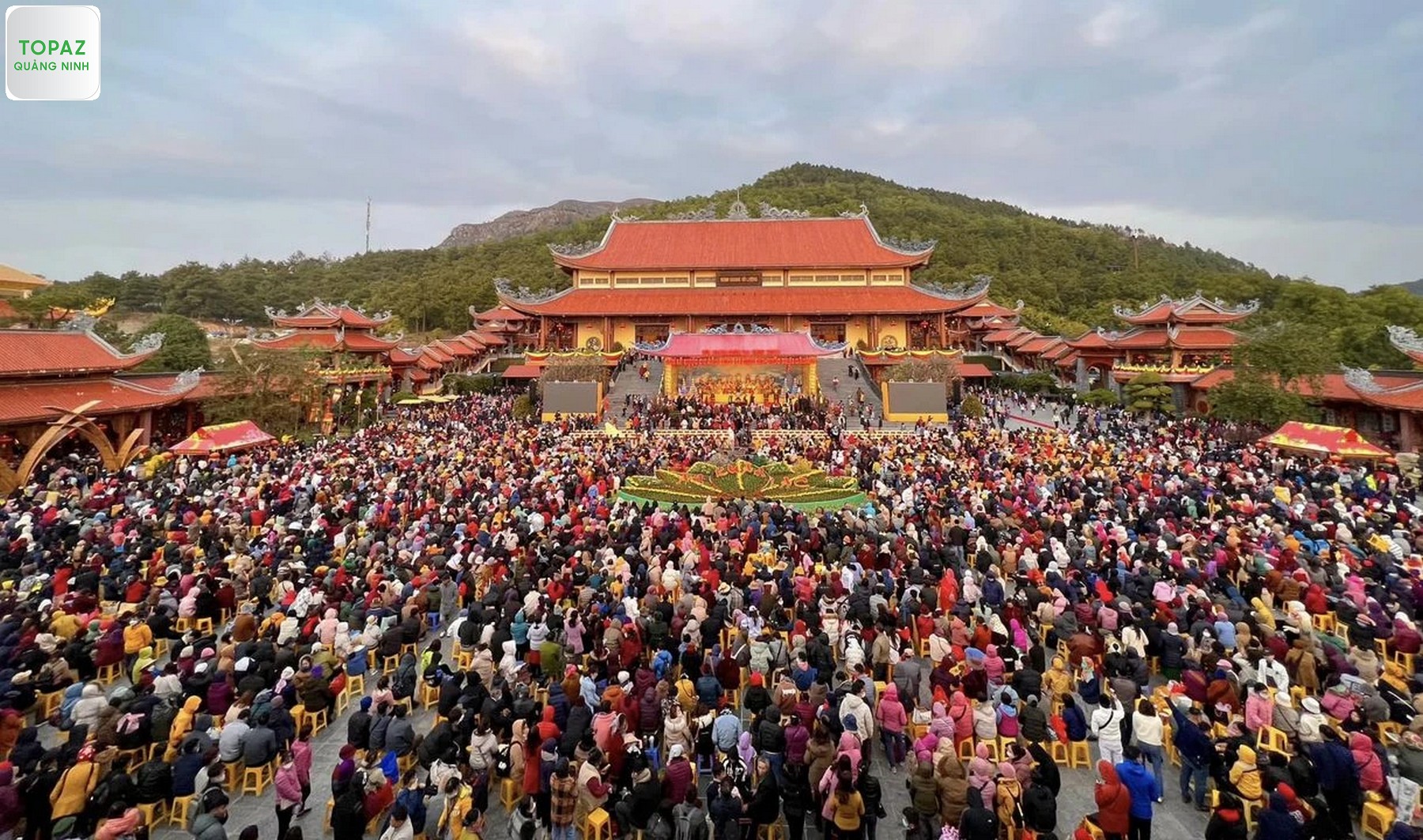 Lễ hội khai xuân chùa Ba Vàng năm nào cũng thu hút đông đảo du khách gần xa