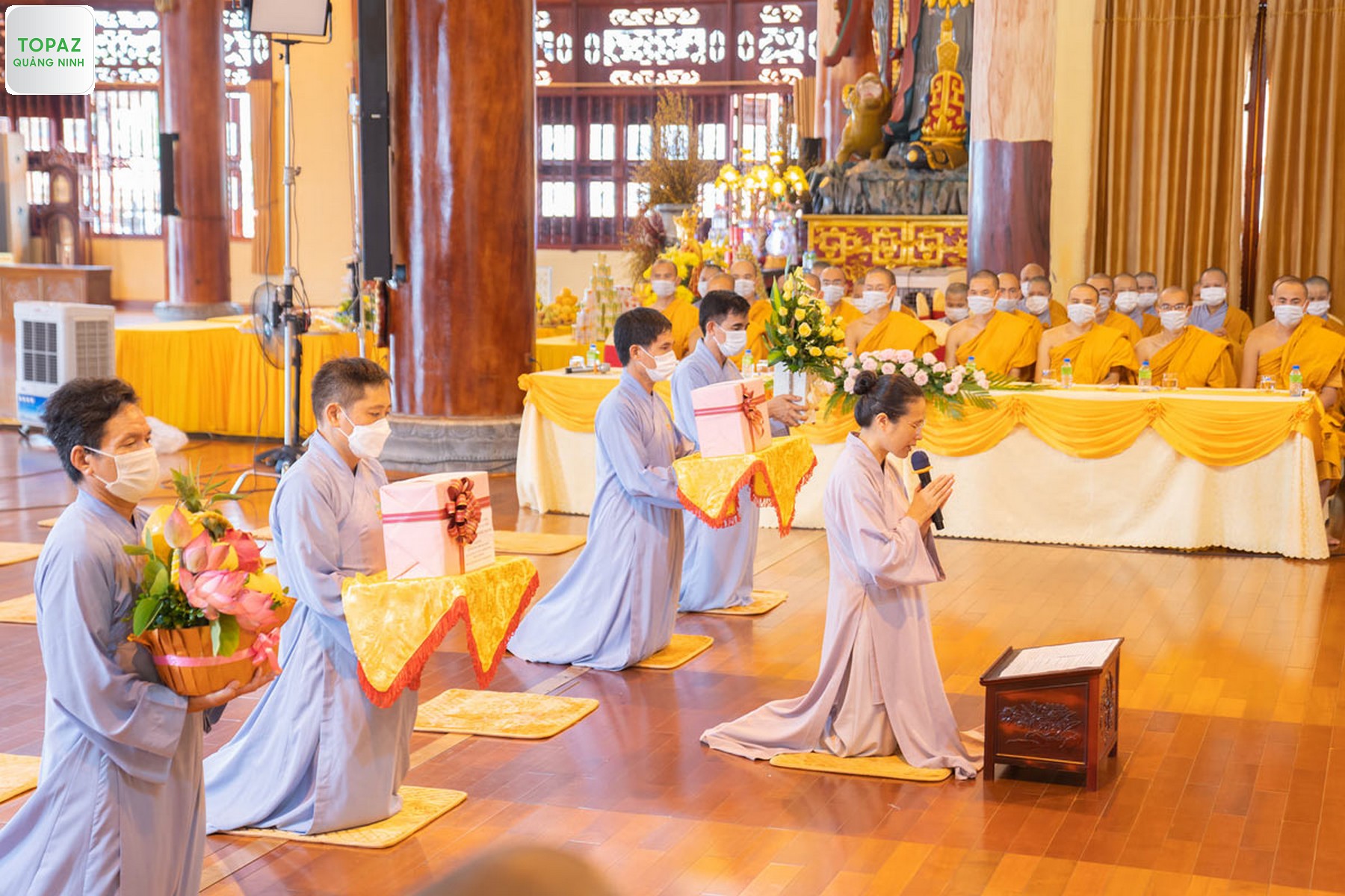Các Phật tử với lòng kính tín Tam Bảo, kính quý tâm Bồ đề