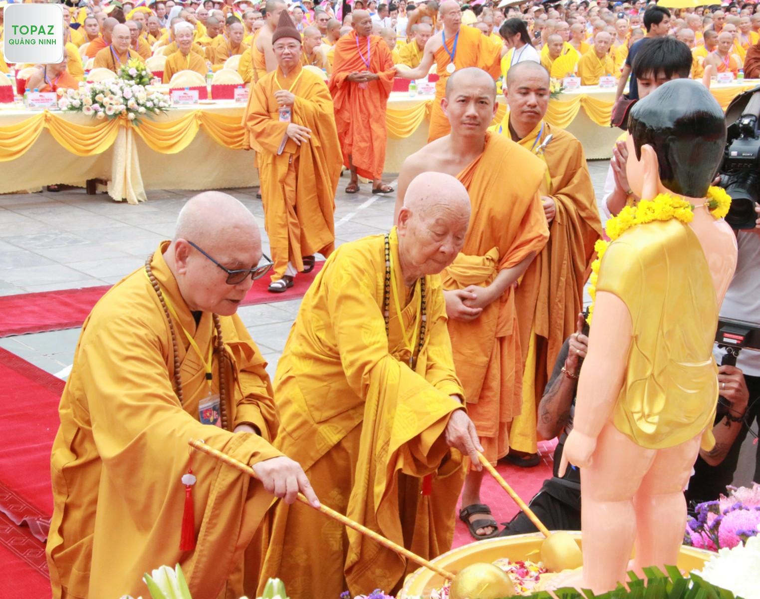 Nghi thức trong Đại lễ Phật Đản - Lễ hội chùa Ba Vàng