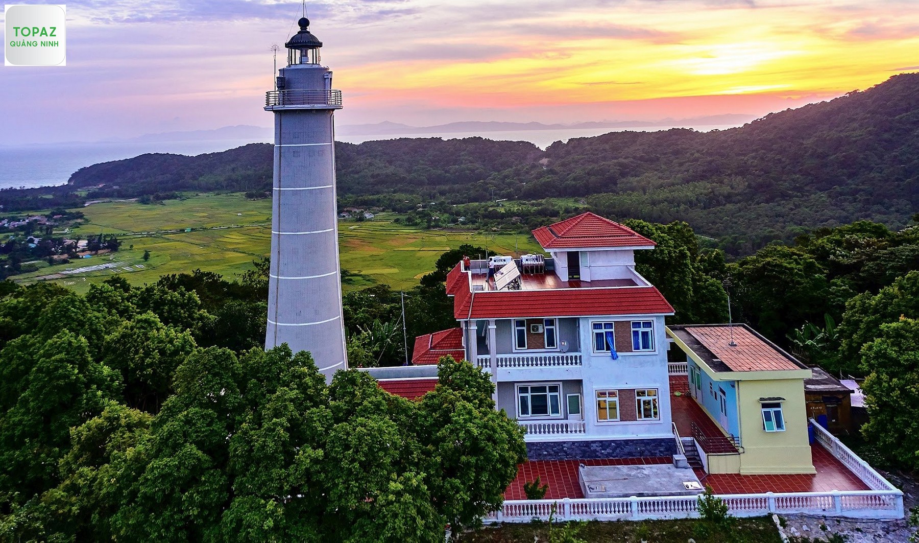 Ngọn hải đăng Cô Tô là một trong những ngọn hải đăng đầu tiên của Việt Nam