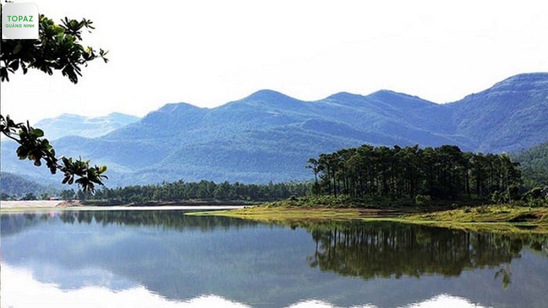 Hồ Yên Trung đẹp nhất là vào buổi sáng