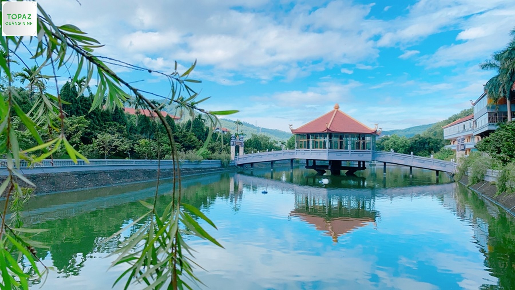 Hồ Tĩnh Tâm trong khu vực ngoại viện của thiền viện Trúc Lâm Yên Tử