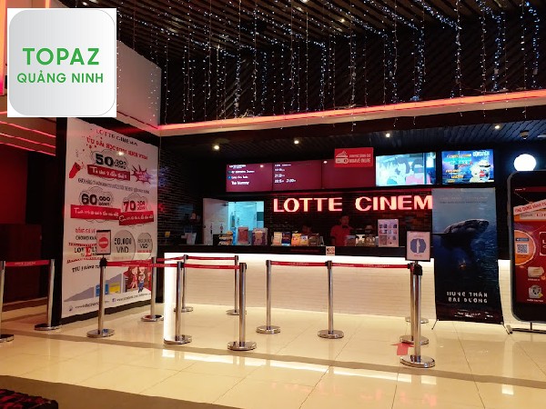 Khu vực mua vé, bỏng nước rạp Lotte Cinema Hạ Long