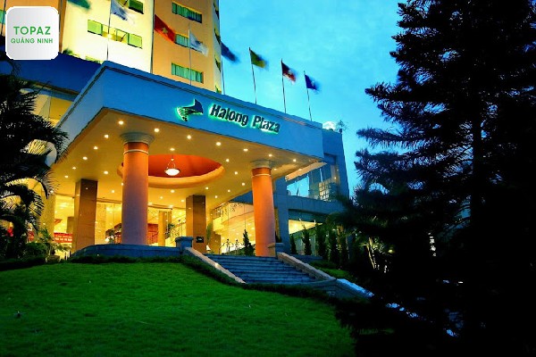 Halong Plaza Hotel về đêm